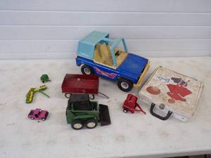lot 132 image: Vintage Tonka Jeep and Toy Tractors and Trailer