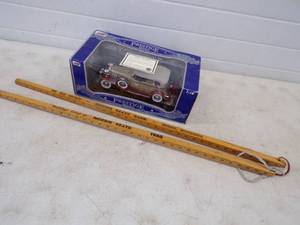 lot 140 image: Collector Car with Vintage Morris Rulers