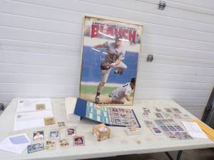 lot 142 image: Huge MN Twins Baseball Card Lot with Framed Print