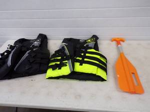 lot 180 image: 2 Life Jackets and Paddle