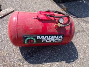 lot 185 image: Magna Force Air Tank