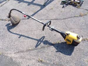 lot 188 image: Pouland Pro 31cc string trimmer