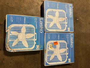 lot 8 image: Lot of Lasko 20 in. 3 Speeds Box Fan in White with Save-Smart Technology for Energy Efficiency, Carry Handle   Customer Returns See Pictures