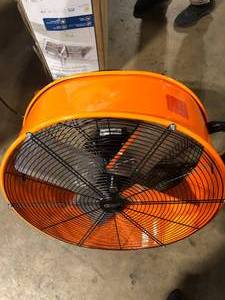 lot 11 image: Commercial Electric 24 in. 2-Speed Heavy Duty Tilt Drum Fan Customer Returns See Pictures