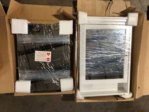 lot 39 image: Lot of Assorted Bathroom Medicine Cabinets with Mirrors Various Models and Conditions   Customer Returns See Pictures