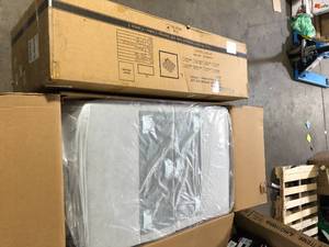 lot 49 image: HOMESTOCK 42 in. Gray Tufted Velvet Twin Size 3-Seat Sleeper Sofa Bed Customer Returns See Pictures