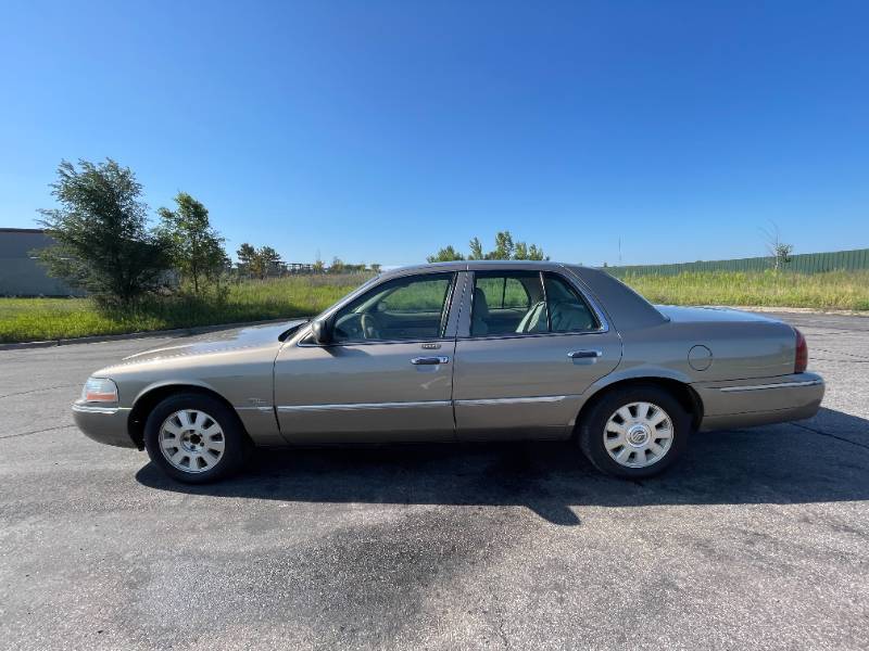 lot 15C image: 2005 Mercury Grand Marquis LSE - 99,698 MILES