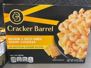 lot 10 image: 2 back - Cracker Barrel Macaroni & Cheese Dinner Sharp Cheddar - 4 Pack