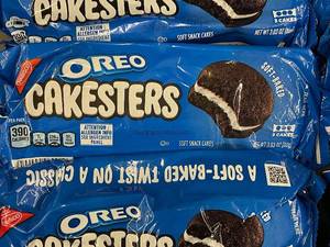 lot 31 image: HI 3 - Lot of Oreo Cakesters - 12 Packs