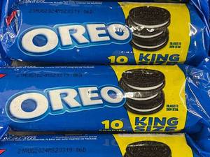 lot 33 image: Lot of 12 Packs of Oreo King Size Cookies