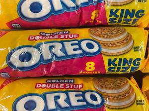 lot 35 image: CT 5 - Lot of 12 Oreo Golden Double Stuf King Size Packs