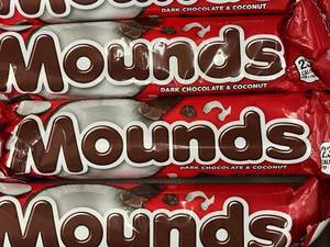 lot 36 image: CT 4 - Lot of 12 Mounds Dark Chocolate & Coconut Bars