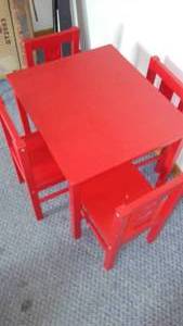 lot 813 image: Toddler Table Set W Chairs (4) 23  X 20 X 20h