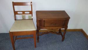 lot 820 image: Vintage Chair And Accent Table.