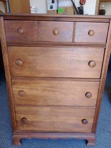 lot 699 image: Chest  4 Drawer.