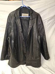 lot 413 image: Wilsons Leather Jacket (M).