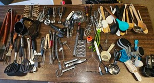 lot 496 image: Kitchen Utensils Large Lot.