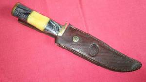 lot 484B image: Chipaway Hunting Knife with Sheath.