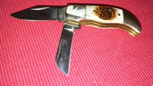 lot 656 image: Little Husky Bone Handle Folding Knife