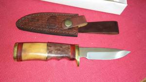 lot 658 image: Chipaway 8 in. Hunting Knife And Sheath