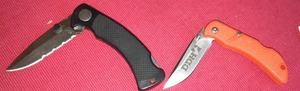 lot 668 image: Folding Knives (2)
