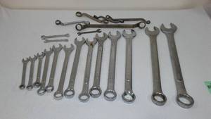 lot 863A image: Variety Of Sizes Combo Wrenches.