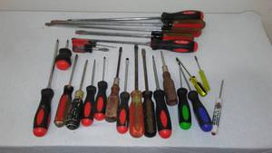 lot 864A image: Variety Straight End Screwdrivers.
