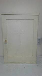 lot 878 image: Vintage Cupboard, Free Stand Or Wall Mount
