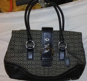 lot 690A image: Coach, Cluci Purses and More (12).
