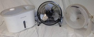 lot 698A image: Fans (2) and Humidifier.