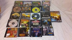 lot 679 image: Computer Games.