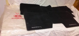 lot 693A image: New Kia Sorento Floor Mats