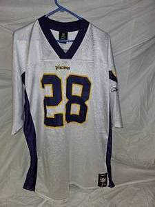 lot 863 image: Minnesota Vikings Jersey Peterson #28.