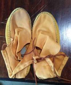 lot 528 image: Moccasins.
