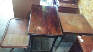 lot 522 image: Vintage Accent Tables (3).