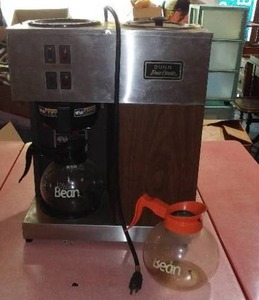 lot 547 image: Bunn Commercial Coffee Maker. Pour- Omatic, Comes With New Carafe