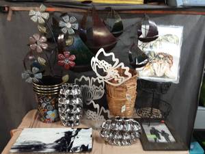 lot 62 image: Metal wall art and misc. decor