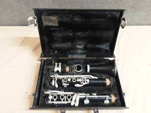 lot 65 image: Clarinet