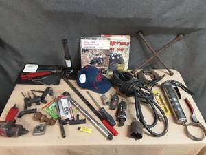 lot 68 image: Misc. automotive tools