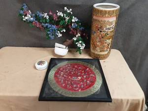 lot 77 image: Glass Jade tree and other Ethnic decor