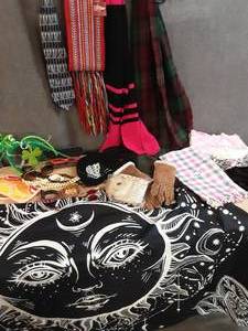 lot 94 image: Fashion Accessories