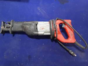 lot 103 image: Milwaukee corded Sawzall