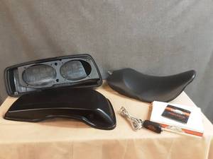 lot 112 image: Harley Davidson EFI race tuner kit, seat and saddle bag speaker lids