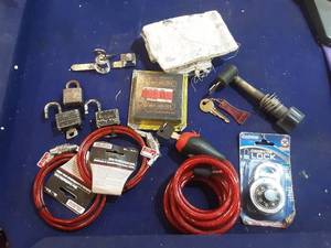 lot 119 image: assorted locks with keys