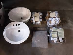 lot 7 image: 2 Sinks and 4 boxes of Fancy Tile