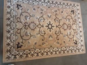 lot 53 image: Rug 63x86