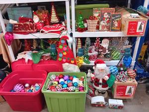 lot 131 image: Big lot of Christmas Decorations