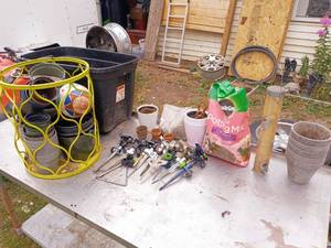 lot 149 image: lawn and garden supplies