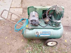 lot 15 image: Sears air compressor (needs new cord)