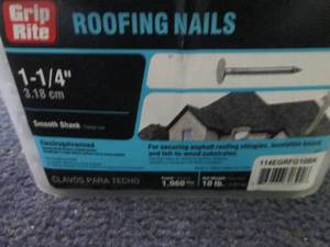 lot 7 image: 10 lb Grip Rite 1 14inch Roofing N...